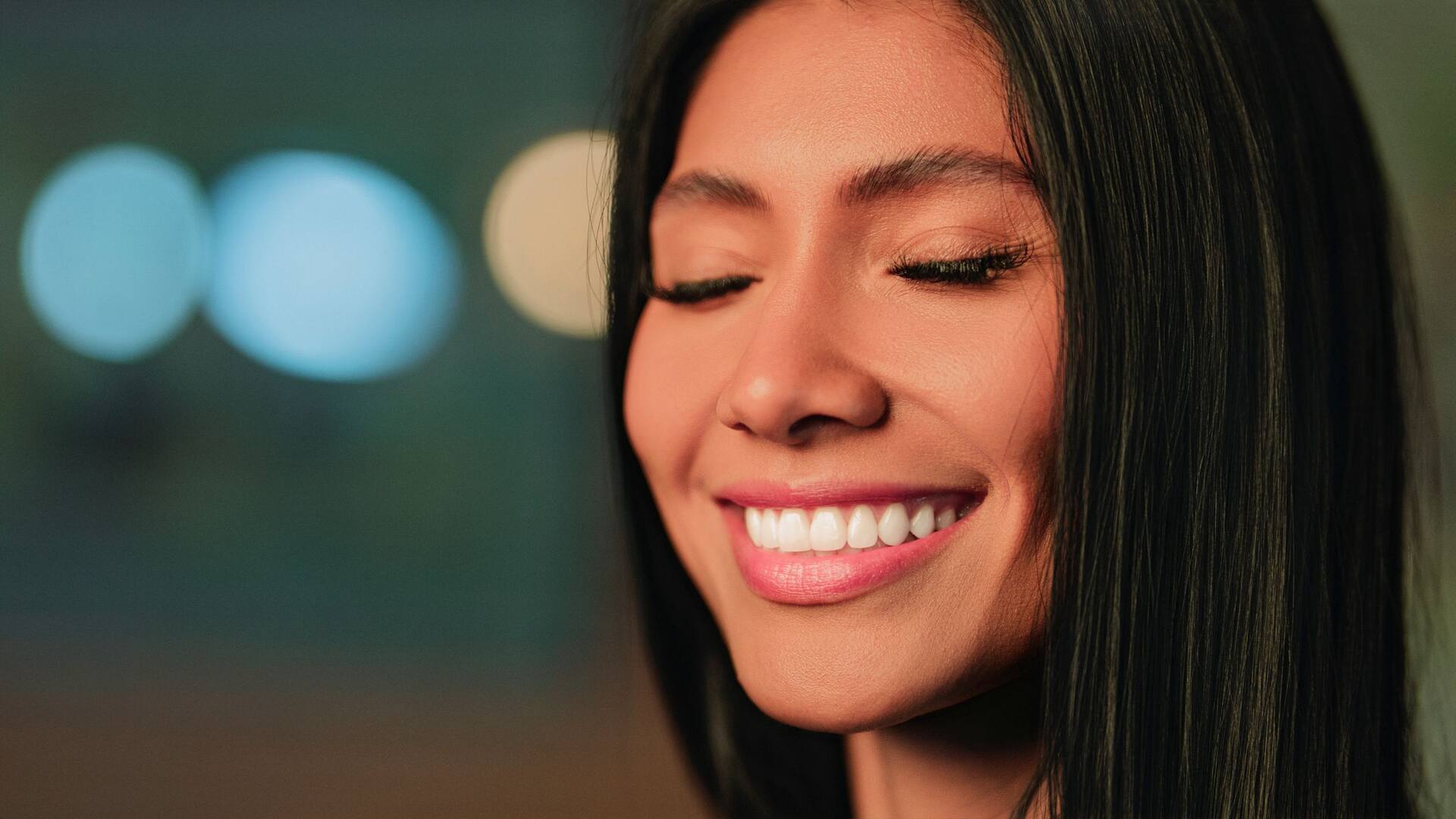 Porcelain veneers smile makeover