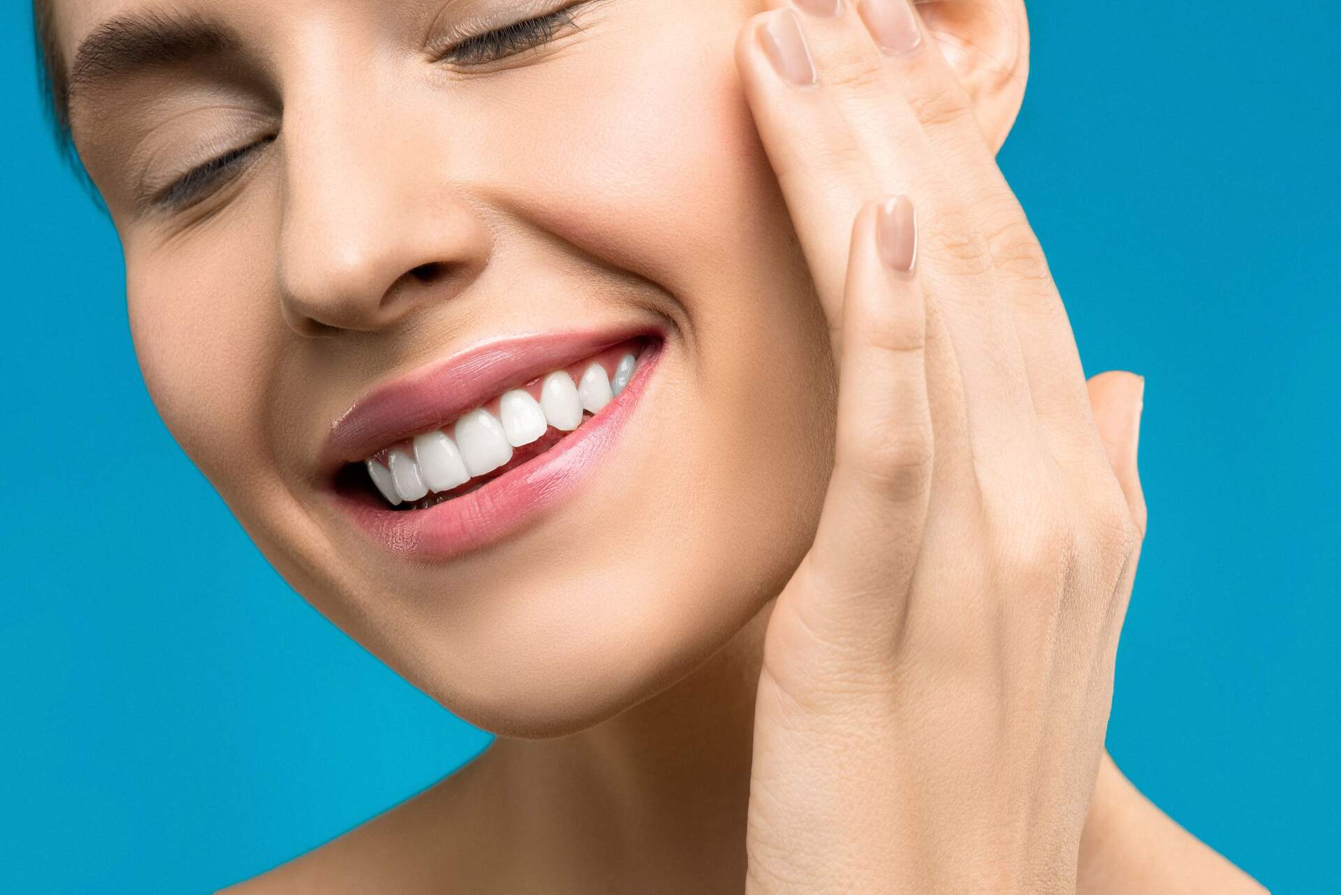 Porcelain veneers smile makeover